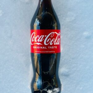 coca cola original i snön