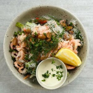 kålcaesar med räkor