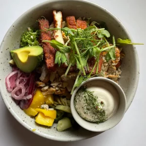 Kyckling & halloumisallad